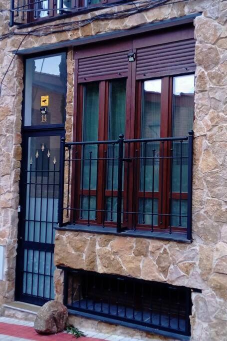Mini Loft Apartment Becerril de la Sierra Luaran gambar